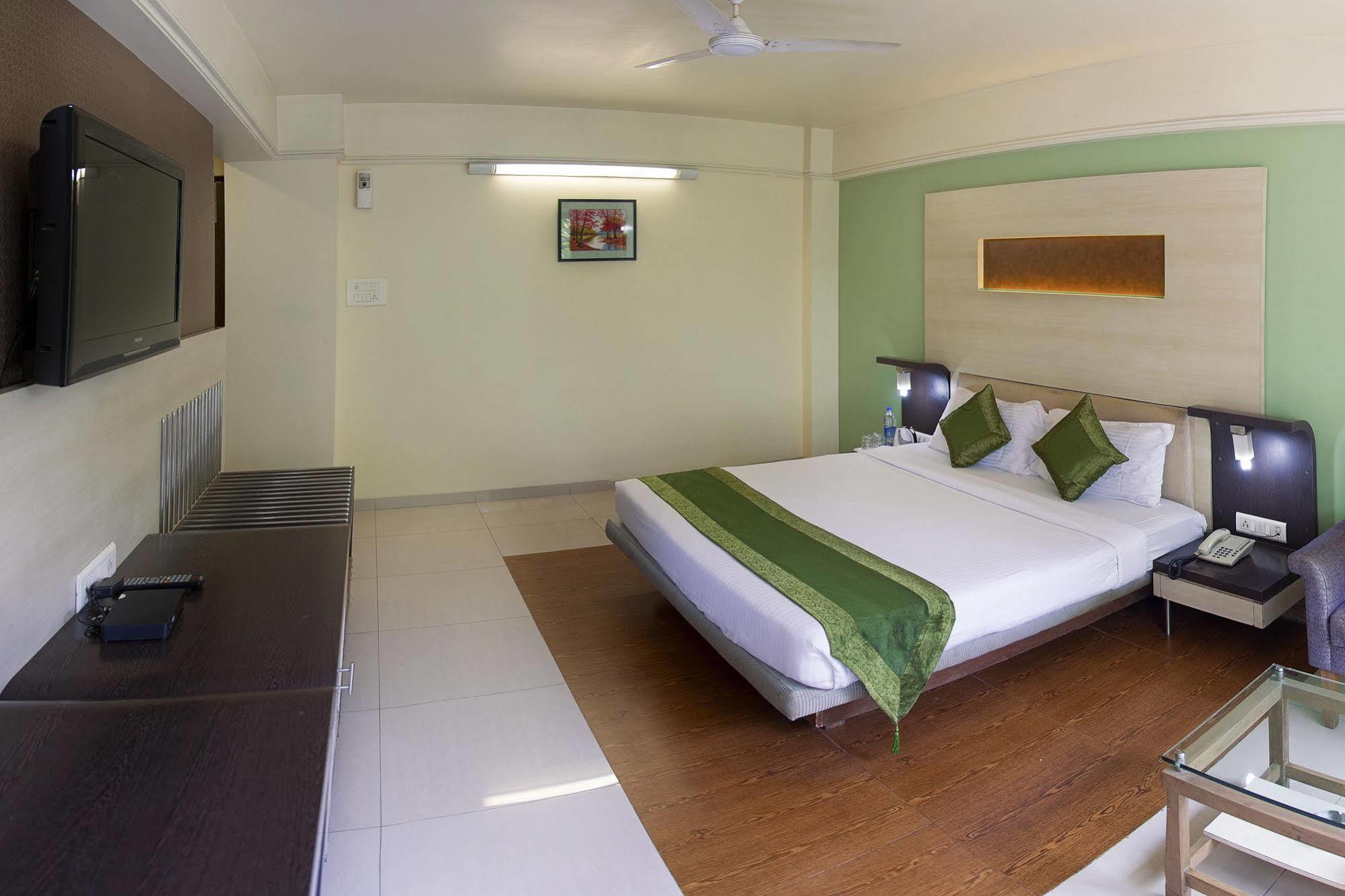 Treebo Archana Residency Hotel Thane Bagian luar foto