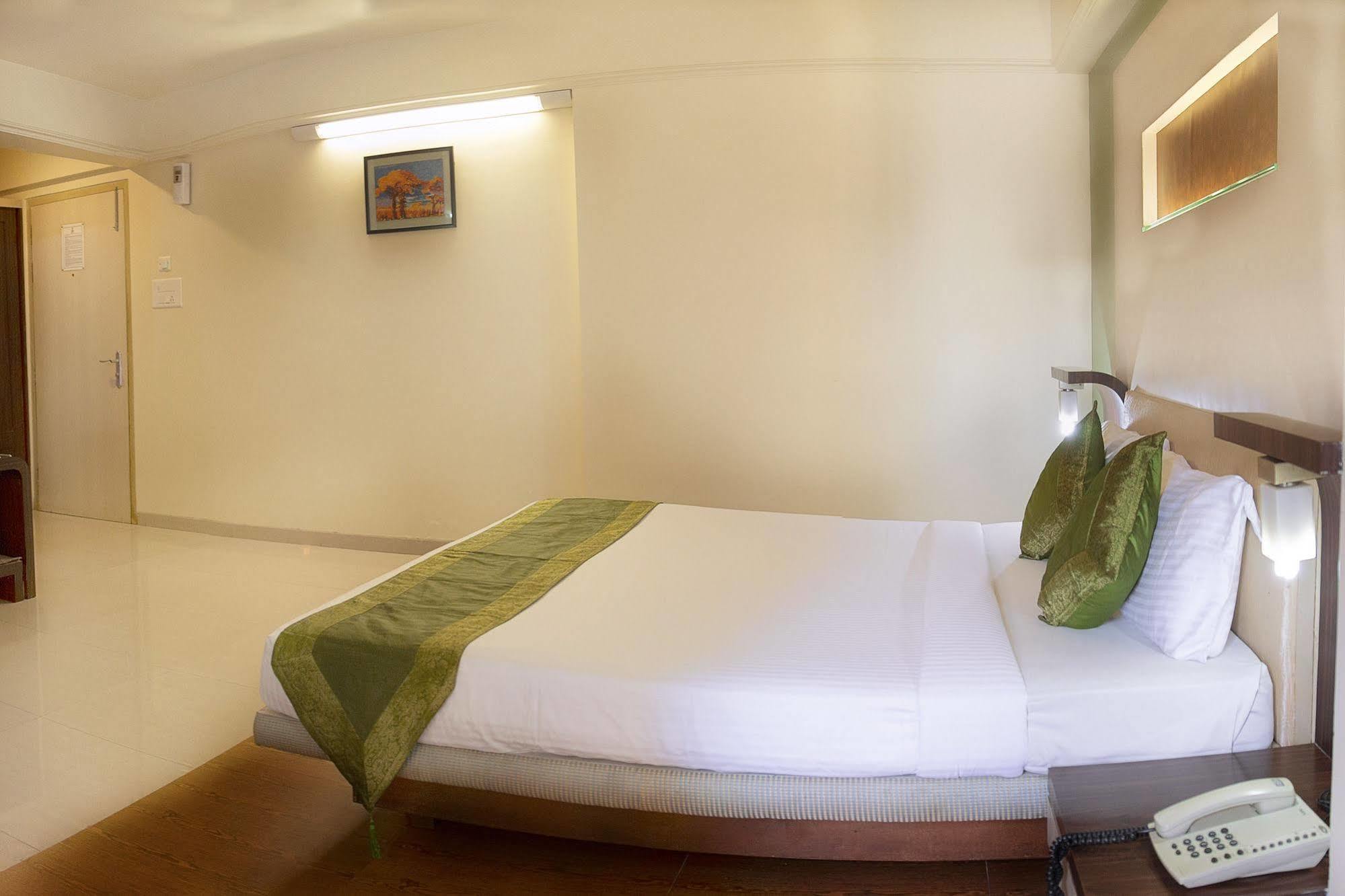 Treebo Archana Residency Hotel Thane Bagian luar foto